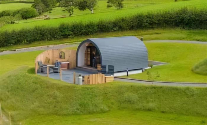 Glampio ger y gors glamping